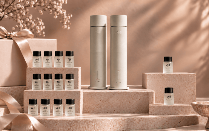 The complete gift: two cream diffusers and 12 fragrance oils